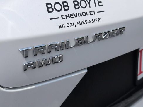 Used 2024 Chevrolet TrailBlazer LT AWD/4WD image 10