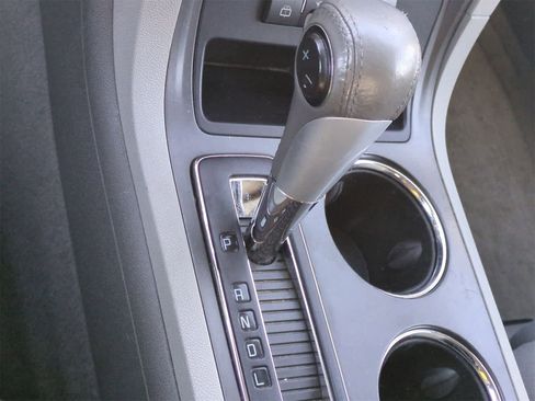 Used 2010 Chevrolet Traverse LT w/ Personal Connectivity Package image 32