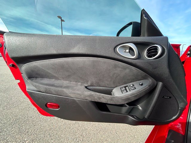 Used 2009 Nissan 370Z Touring RWD image 22
