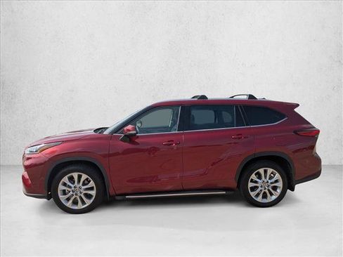 Used 2023 Toyota Highlander Limited FWD image 8