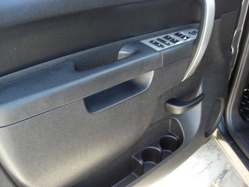 Used 2011 GMC Sierra 1500 SLE w/ Regional Value Package RWD image 21