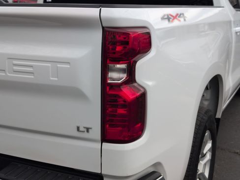Certified 2024 Chevrolet Silverado 1500 LT AWD/4WD image 12