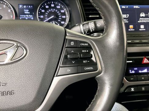 Used 2017 Hyundai Elantra Limited image 17