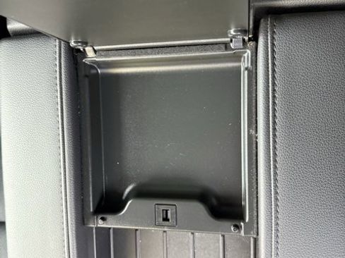 Used 2024 Toyota Sequoia Limited image 32