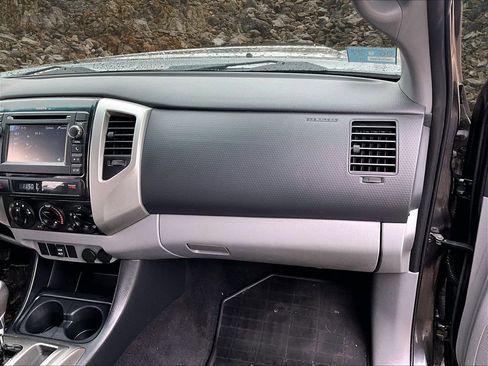 Used 2013 Toyota Tacoma 4x4 Double Cab w/ SR5 Pkg image 15