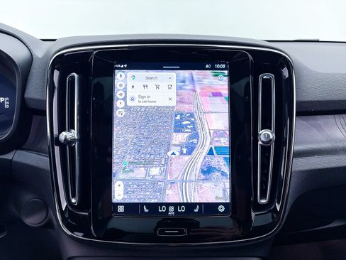 Used 2023 Volvo XC40 Recharge Plus AWD/4WD image 7