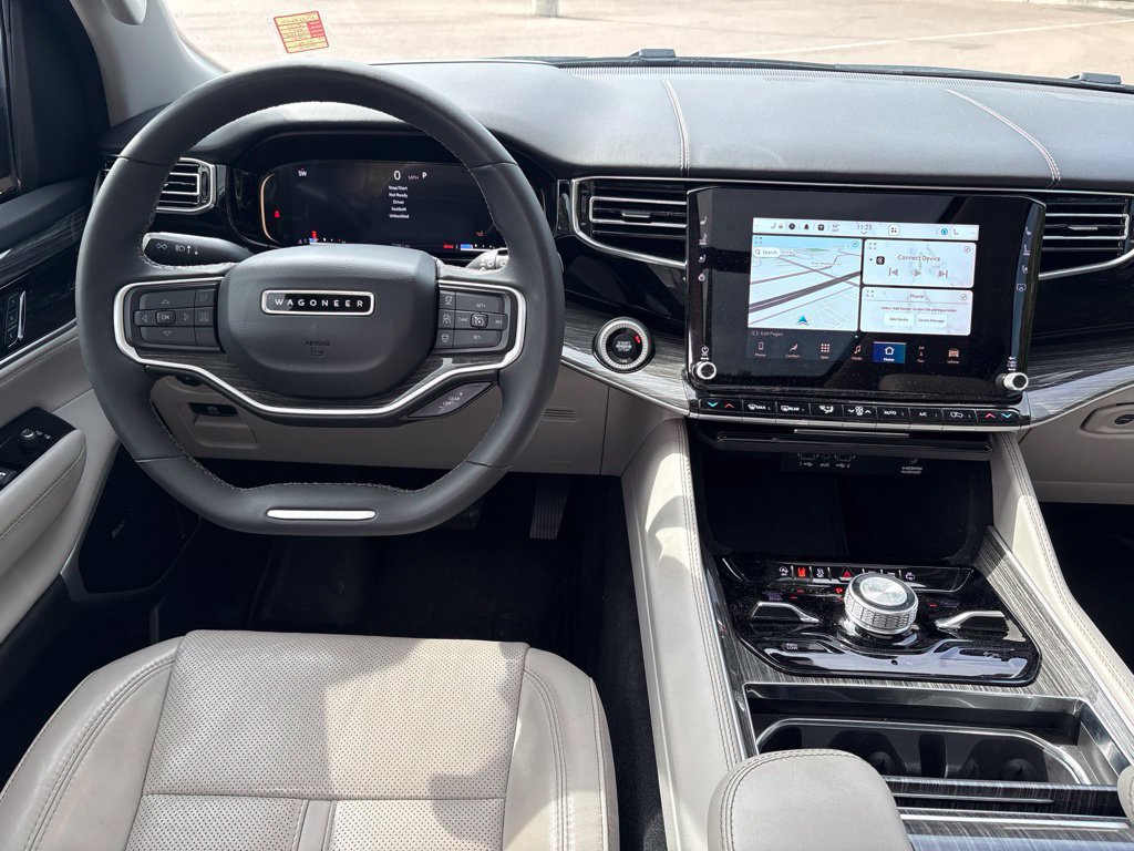 Used 2022 Jeep Wagoneer Series III w/ Premium Group I AWD/4WD image 12