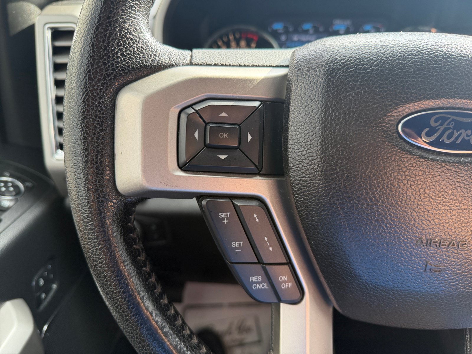 Used 2016 Ford F150 Lariat w/ Equipment Group 502A Luxury AWD/4WD image 19