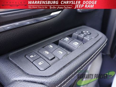 Used 2025 RAM 1500 Laramie AWD/4WD image 31