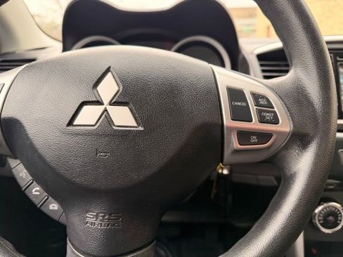 Used 2017 Mitsubishi Lancer ES image 40