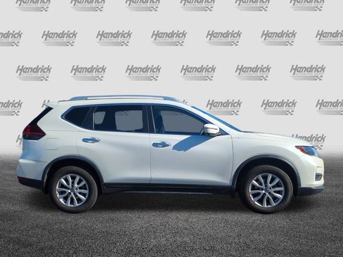 Used 2018 Nissan Rogue SV w/ Premium Package image 10