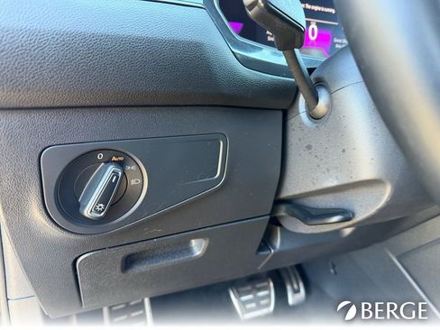 Used 2023 Volkswagen Tiguan SE R-Line image 27