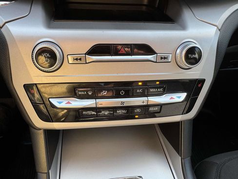 Certified 2022 Ford Explorer XLT w/ Class IV Trailer Tow Package image 22