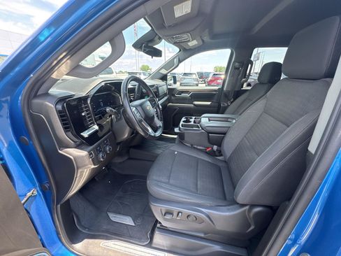 Used 2022 Chevrolet Silverado 1500 LT AWD/4WD image 7