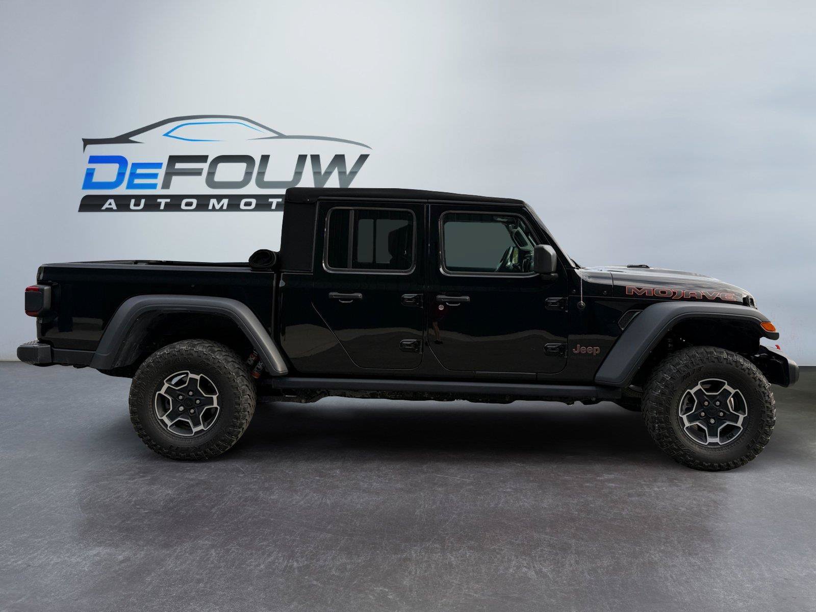 Used 2022 Jeep Gladiator Mojave w/ Dual Top Group AWD/4WD image 2