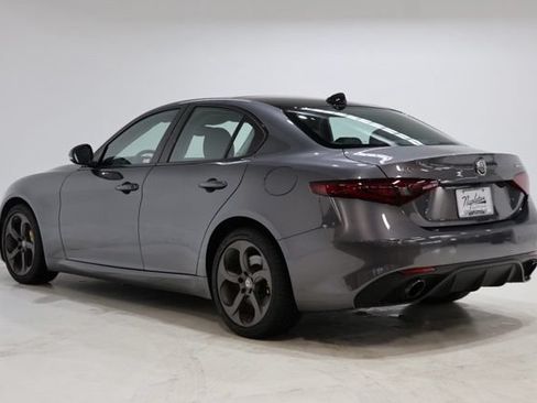 Used 2017 Alfa Romeo Giulia AWD image 5