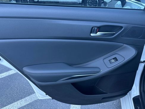 Used 2020 Toyota Avalon XSE image 13