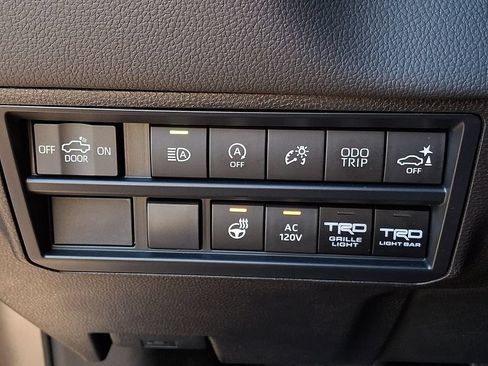 Used 2024 Toyota Tundra Limited AWD/4WD image 24