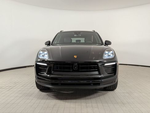 Certified 2025 Porsche Macan AWD/4WD image 5