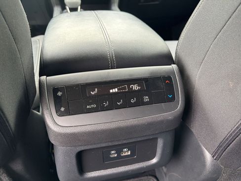Used 2025 Nissan Pathfinder SV AWD/4WD image 24