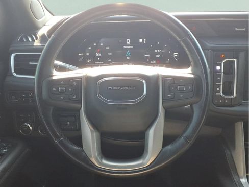 Used 2022 GMC Yukon XL Denali w/ Advanced Technology Package AWD/4WD image 5