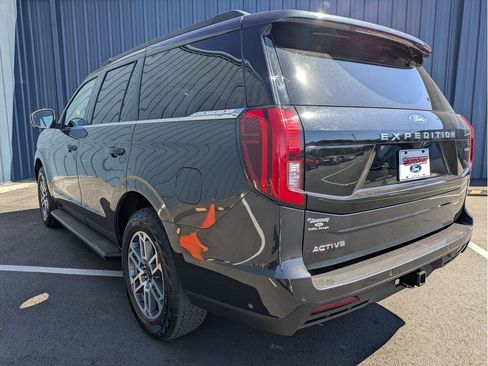 Used 2025 Ford Expedition Active AWD/4WD image 9
