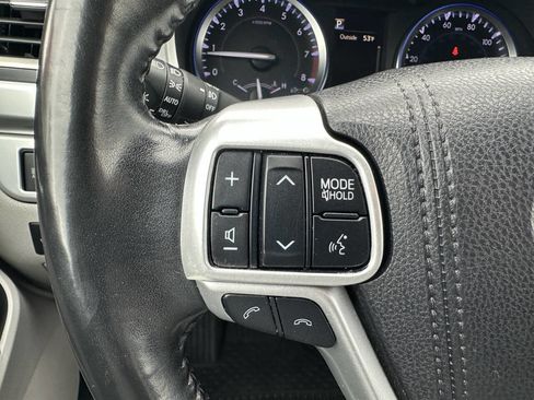 Used 2018 Toyota Highlander XLE image 26