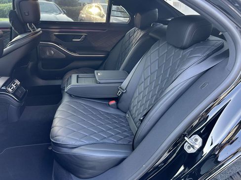 Certified 2025 Mercedes-Benz S 580 4MATIC Sedan image 39