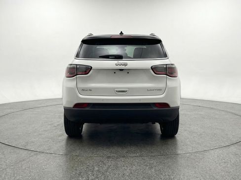 Used 2025 Jeep Compass Limited image 7