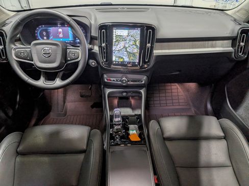 Used 2024 Volvo XC40 B5 Ultimate w/ Protection Package Premier image 12