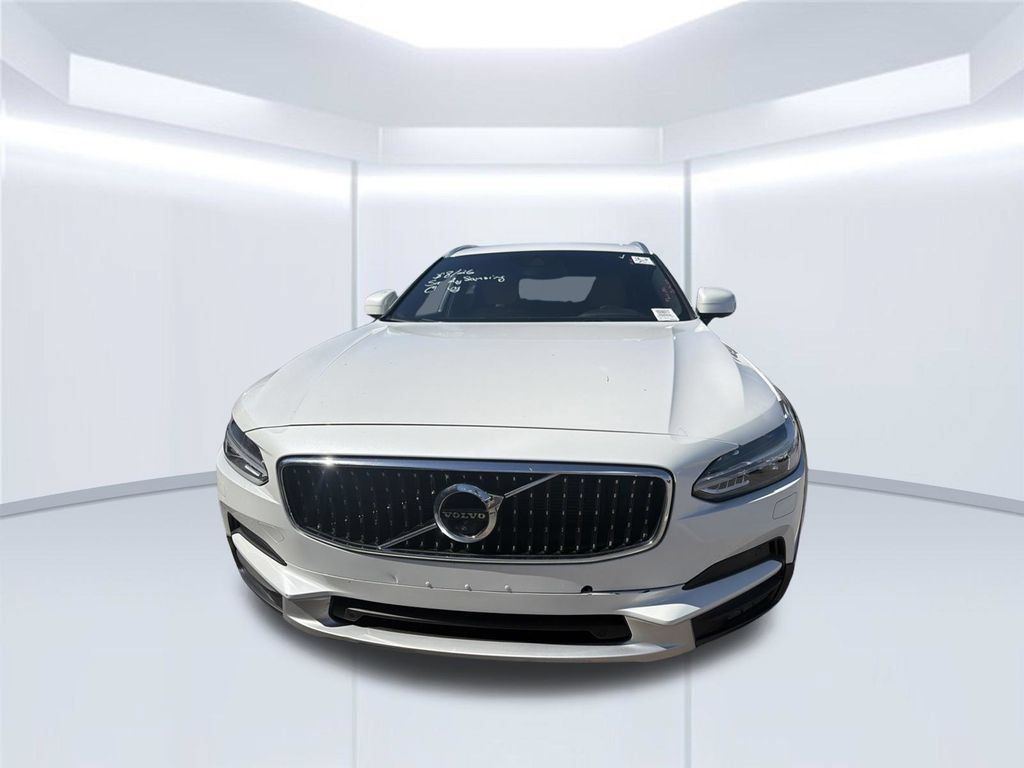 Used 2018 Volvo V90 T5 Cross Country w/ Convenience Package AWD/4WD image 2