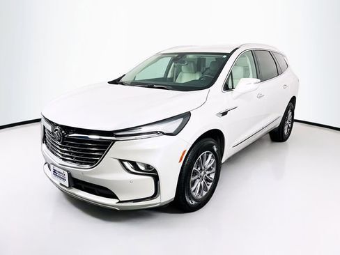 Used 2024 Buick Enclave Essence w/ Trailering Package, 5000 lbs. image 3