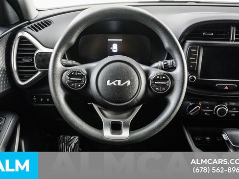 Used 2025 Kia Soul LX w/ LX Technology Package FWD image 22