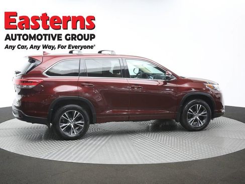 Used 2018 Toyota Highlander Plus AWD/4WD image 43