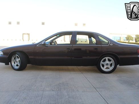 Used 1995 Chevrolet Impala SS image 3