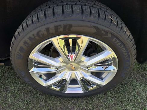 Used 2023 Chevrolet Tahoe High Country w/ Premium Package 2 AWD/4WD image 35