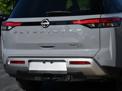 Used 2025 Nissan Pathfinder Platinum AWD/4WD image 30