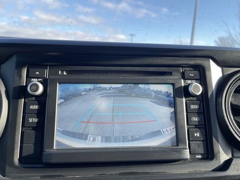 Certified 2019 Toyota Tacoma SR w/ SX Package image 18