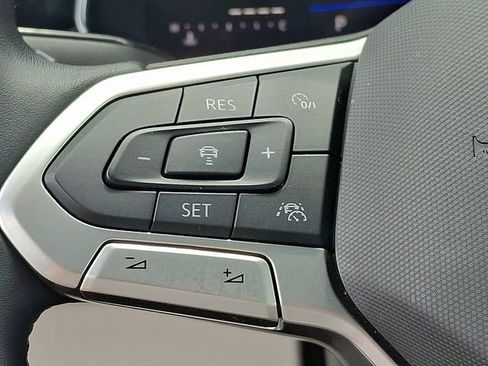 Used 2023 Volkswagen Jetta SE w/ Panoramic Sunroof Package FWD image 22
