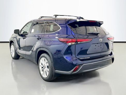 New 2026 Toyota Highlander Limited AWD/4WD image 6