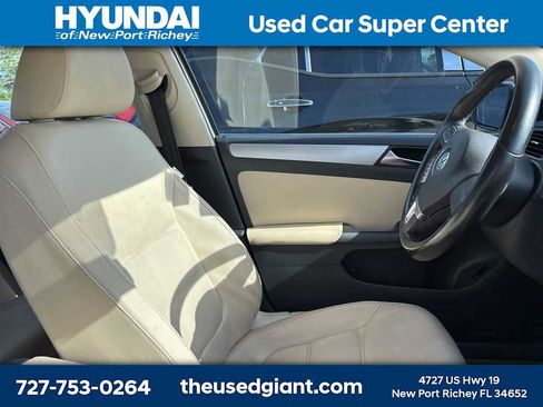 Used 2011 Volkswagen Jetta SEL image 8