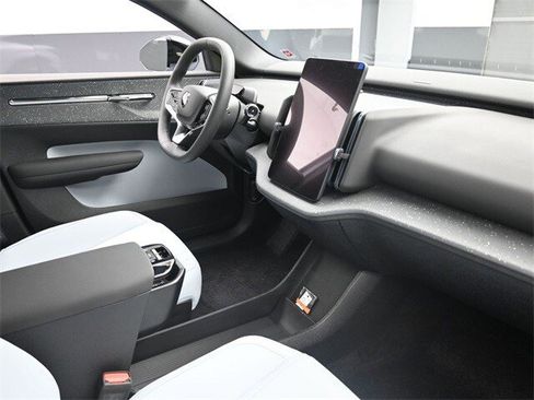 New 2025 Volvo EX30 Ultra w/ Climate Package image 25