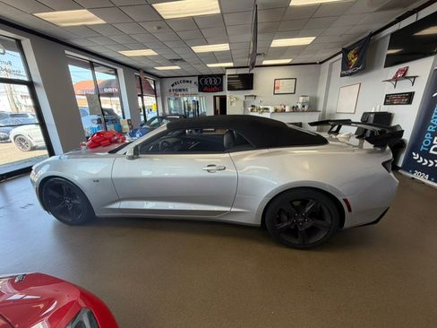 Used 2018 Chevrolet Camaro SS RWD image 49