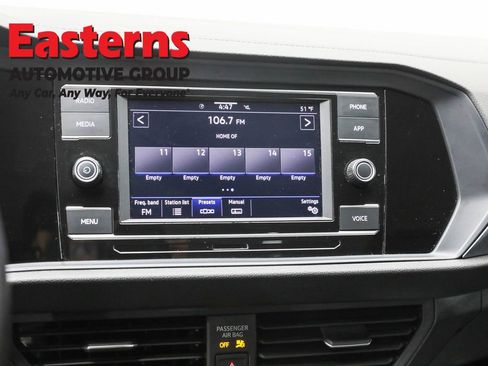 Used 2024 Volkswagen Jetta SE image 18