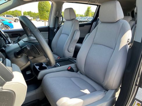 Used 2024 Honda Odyssey EX image 23