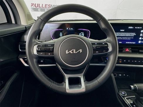 Used 2024 Kia Sportage EX image 11