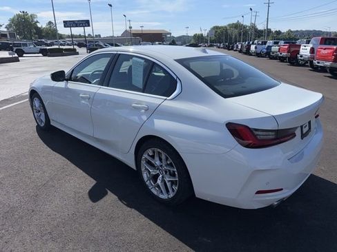 Used 2025 BMW 330i Sedan RWD image 2