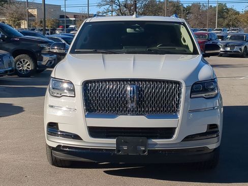 Used 2024 Lincoln Navigator Reserve image 8