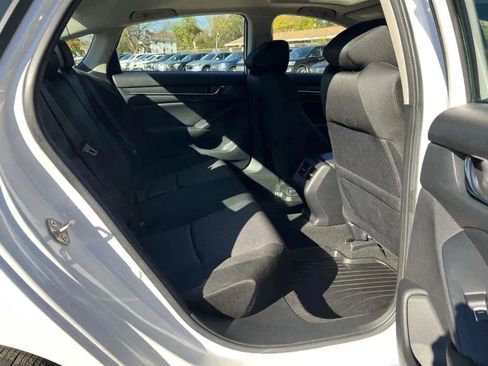 Used 2019 Honda Accord EX image 27