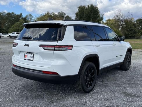 New 2025 Jeep Grand Cherokee L Laredo AWD/4WD image 19